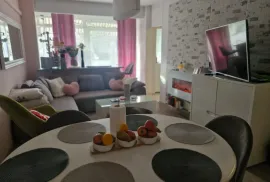 Split Sućidar: lijepi renovirani stan na prvom katu, Split, Appartment