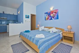 Hvar: studio apartman u prizemlju kuće, Hvar, Stan