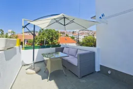 Hvar: studio apartman u prizemlju kuće, Hvar, Stan