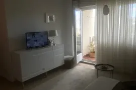 Split: Pujanke- jednosoban 50m2 7.kat, Split, Appartamento