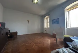 Split: Grad- 119m2, 3.kat za adaptaciju, Split, Apartamento