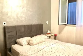 Split: Novo!! Potpuno opremljen stan sa vrtom, Split, Apartamento