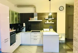 Split: Novo!! Potpuno opremljen stan sa vrtom, Split, Appartement