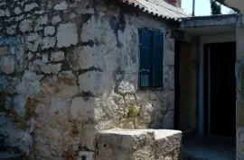 Brač, Ložišća, dvojna kamena kuća, Milna, Maison