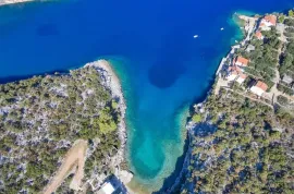 Hvar_ građevinsko zemljište prvi red do mora, Jelsa, Terrain