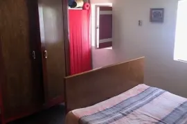 Stomorska- dvoetažni stan u staroj kamenoj kući u centru mjesta, Šolta, Appartement