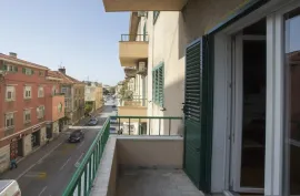 Split centar: dvosoban stan s balkonom -dugoročno, Split, Wohnung