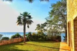 Istra: Villa s privatnom plažom, Umag, House