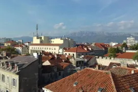 Dvoetažni stan u Dioklecijanovoj palači,120 m2,predivan panoramski pogled na Split i more, Split, Kвартира