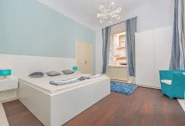 Dubrovnik,dvoetažni kompletno obnovljen i luksuzno opremljen stan 160 m2 u samom srcu Dubrovnika, Dubrovnik, Flat