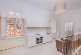 Dubrovnik,dvoetažni kompletno obnovljen i luksuzno opremljen stan 160 m2 u samom srcu Dubrovnika, Dubrovnik, Flat