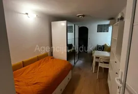 Zagreb Britanac 31,51 m2 novouređeni stan, Zagreb, Flat