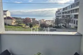 Izvrsna prlika, dvosoban stan na Žnjanu!!!, Split, Apartamento