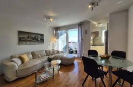 Izvrsna prlika, dvosoban stan na Žnjanu!!!, Split, Apartamento