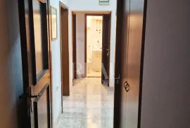 Izvrsna prilika trosoban stan u Splitu, predio Pujanke!!!, Split, Apartamento