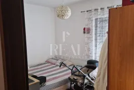 Izvrsna prilika trosoban stan u Splitu, predio Pujanke!!!, Split, Appartment