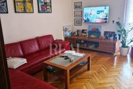 Izvrsna prilika trosoban stan u Splitu, predio Pujanke!!!, Split, Appartement