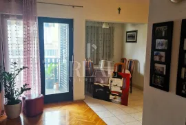 Izvrsna prilika trosoban stan u Splitu, predio Pujanke!!!, Split, Apartamento