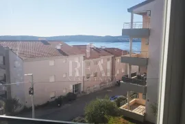 Izvrsna prilika, jednosoban stan s garažom, Trogir!!, Trogir, Appartment