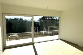 Centar Žminja,Novogradnja stan 54 m2 1S+DB,loggia,okućnica 100 m2, Žminj, Stan