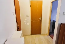 Manji stan s odličnim rasporedom! Savršeno za manju obitelj!, Pula, Appartment