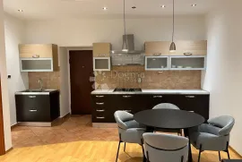 Stan za najam u strogom centru Rijeke, Rijeka, Apartamento