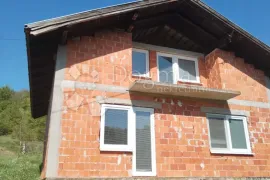 Rijetkost-7.5 Ha u komadu i Kuća na vrhu brda, Karlovac - Okolica, House