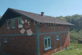 Rijetkost-7.5 Ha u komadu i Kuća na vrhu brda, Karlovac - Okolica, House