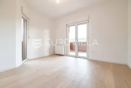 Zagreb, Čret, prostran trosoban stan NKP 105 m2, Zagreb, Apartamento