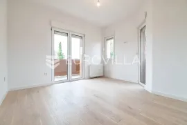 Zagreb, Čret, prostran trosoban stan NKP 105 m2, Zagreb, Apartamento