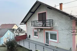 Požega, prekrasna obiteljska kuća s okućnicom, 830 m2, Požega, Haus