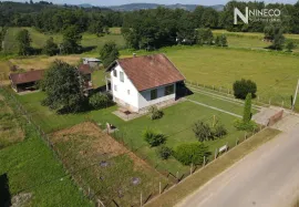 KUĆA I IMANJE - BOŠKOVIĆI - 190 m2, Laktaši, Maison