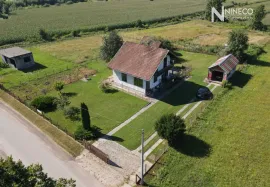 KUĆA I IMANJE - BOŠKOVIĆI - 190 m2, Laktaši, Ev