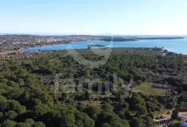 PROSTRANO GRAĐEVINSKO ZEMLJIŠTE VISOKOG POSLOVNOG POTENCIJALA, Medulin, Terrain