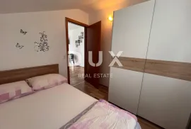 ŠIBENIK, BILICE - Kuća s 5 apartmana 100 m od mora, Šibenik - Okolica, Maison