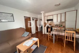 ŠIBENIK, BILICE - Kuća s 5 apartmana 100 m od mora, Šibenik - Okolica, Maison