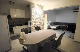 ZADAR, KOŽINO - Stan u prizemlju - 40 metara od mora!, Zadar - Okolica, Appartement