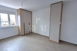 Monvidal ,prilika stan 42m2,1. kat !, Pula, Appartement