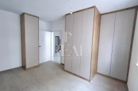 Monvidal ,prilika stan 40m2,1SS+DB !, Pula, Appartement