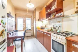 Zagreb, Maksimir, kuća NKP 170m2, Zagreb, Famiglia