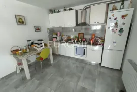 Osijek, Bosutsko naselje, adaptirana prizemnica, 135 m2, Osijek, House