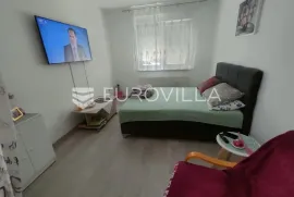 Osijek, Bosutsko naselje, adaptirana prizemnica, 135 m2, Osijek, House