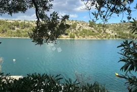 Prekrasno građevinsko zemljište- Bobovišća, Milna, Terrain