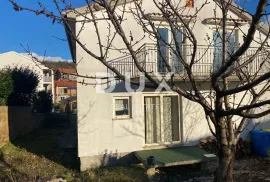 RIJEKA, VIŠKOVO, SARŠONI - samostojeća kuća + okućnica! PRILIKA!, Viškovo, House