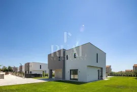 Svetvinčenat luksuzna vila 310m2 sa bazenom !, Svetvinčenat, Casa