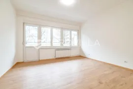 Zagreb, Trpimirova ulica, adaptiran dvosoban stan, NKP 73m2, Zagreb, Propiedad comercial