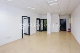 Zagreb, Dubrava, poslovni prostor uredske namjene 240 m2 na 1. katu poslovne zgrade, Commercial property