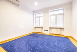 Zagreb, Donji grad, funkcionalan poslovni prostor 162 m2 + 2 VPM na 1. katu poslovne zgrade, Zagreb, Immobili commerciali