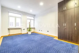 Zagreb, Donji grad, funkcionalan poslovni prostor 162 m2 + 2 VPM na 1. katu poslovne zgrade, Zagreb, Immobili commerciali