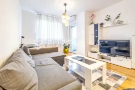 Zagreb, Zapruđe, prekrasan dvosoban stan 45 m2, Zagreb, Appartement